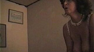 Mature amateur housewife sucks and fucks at home - porn video