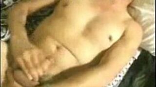 Watch me cum on my stomach - porn video