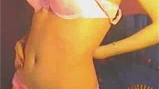 She loves to rub her pussy and clit - porn video