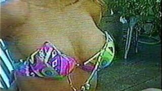 Busty bikini in the bathtub - porn video